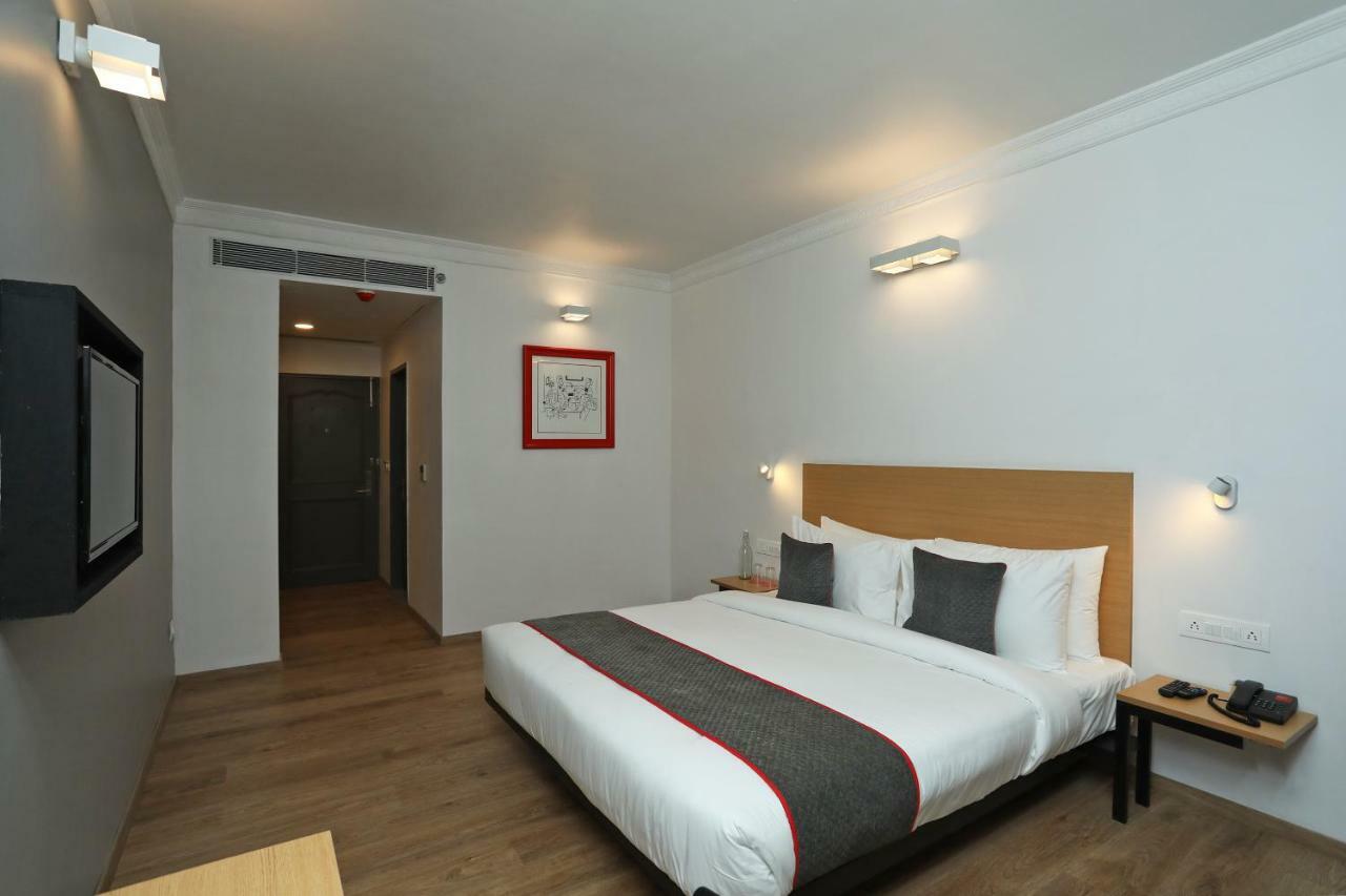 Golden Parkk Hotel Calcuta Exterior foto