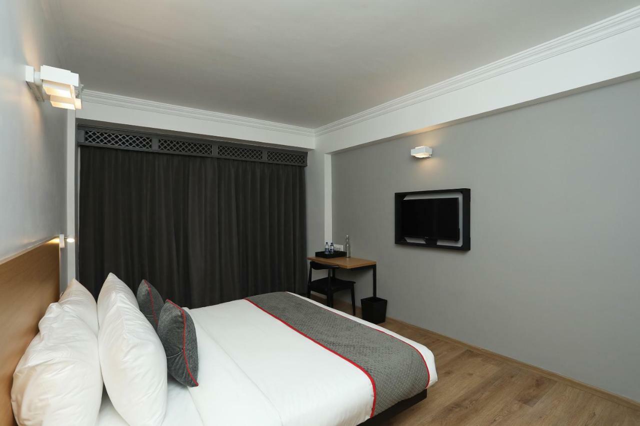 Golden Parkk Hotel Calcuta Exterior foto